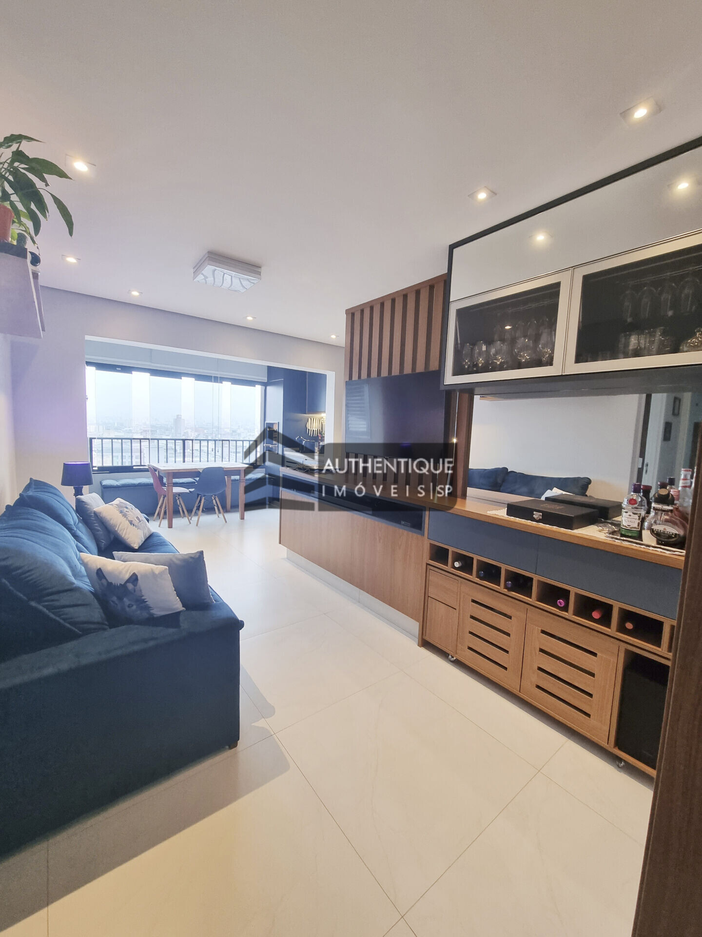 Apartamento à venda com 2 quartos, 57m² - Foto 1