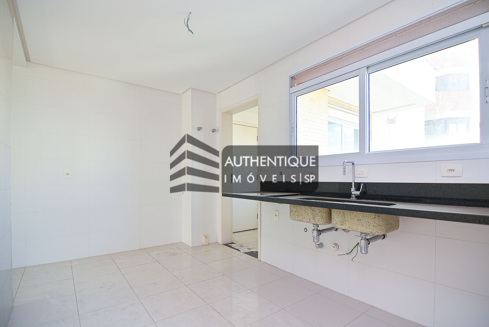 Apartamento à venda com 4 quartos, 189m² - Foto 12