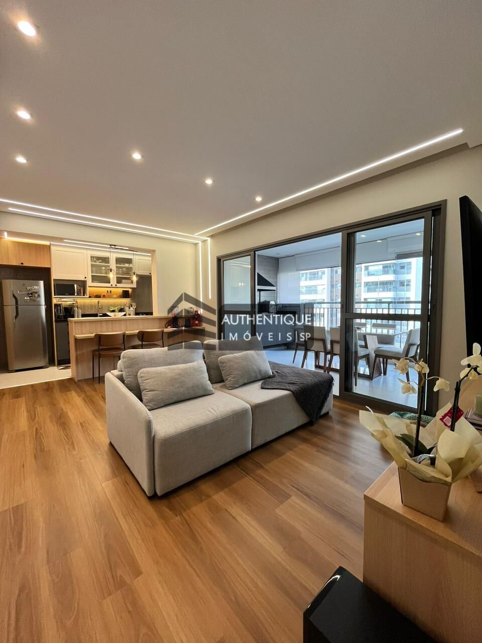 Apartamento à venda com 3 quartos, 90m² - Foto 1