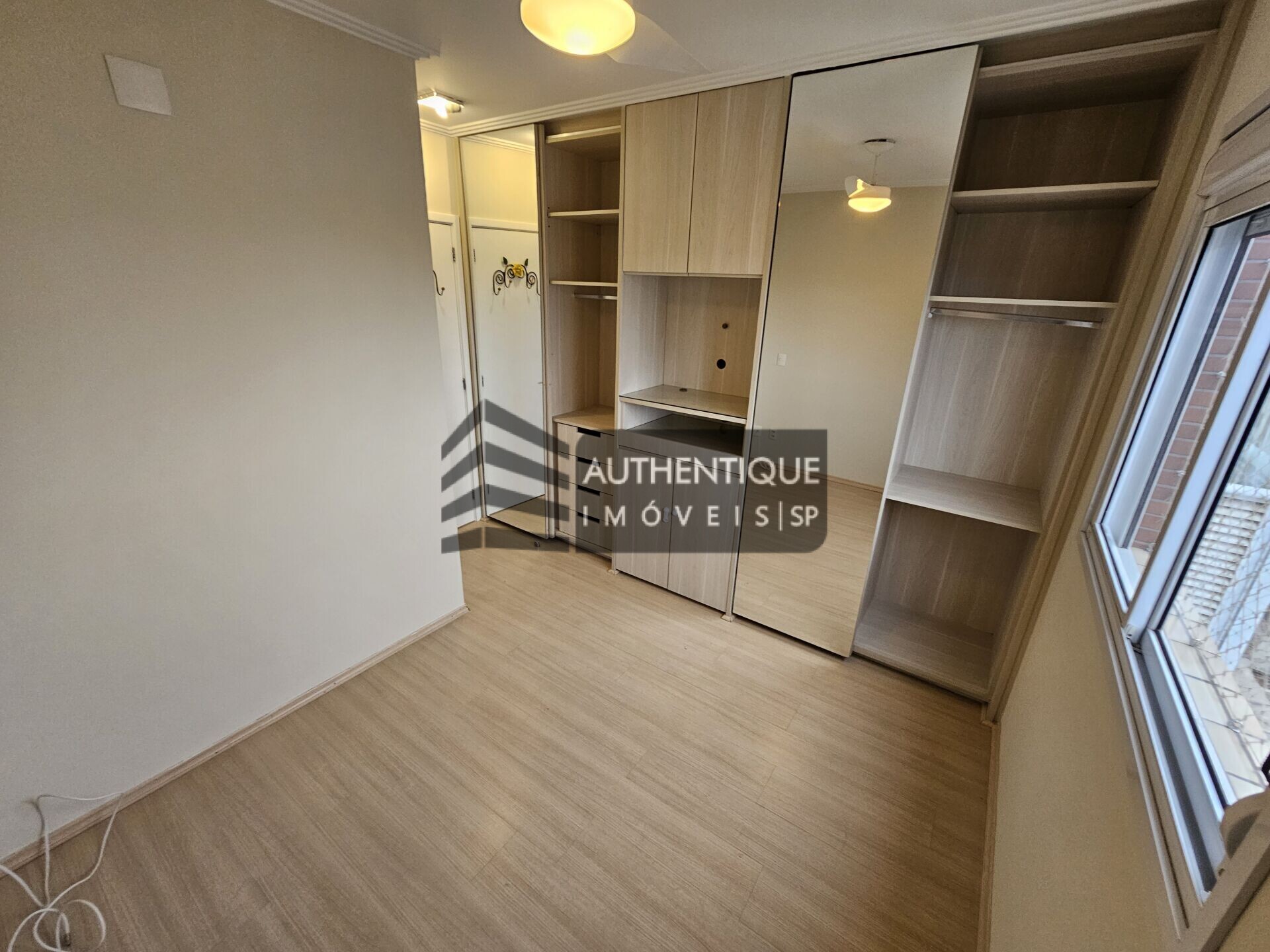 Apartamento à venda com 2 quartos, 75m² - Foto 15