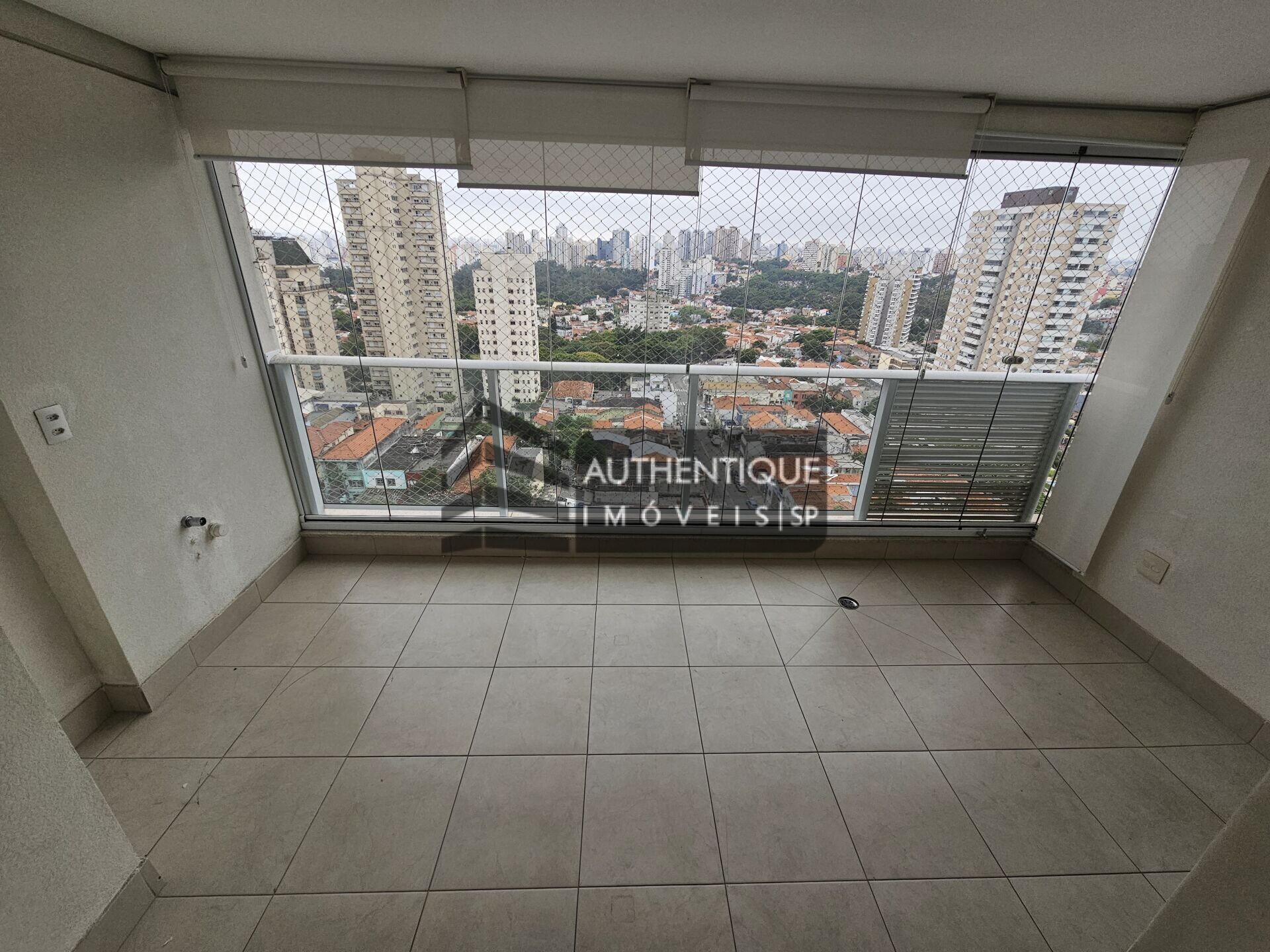 Apartamento à venda com 2 quartos, 75m² - Foto 3