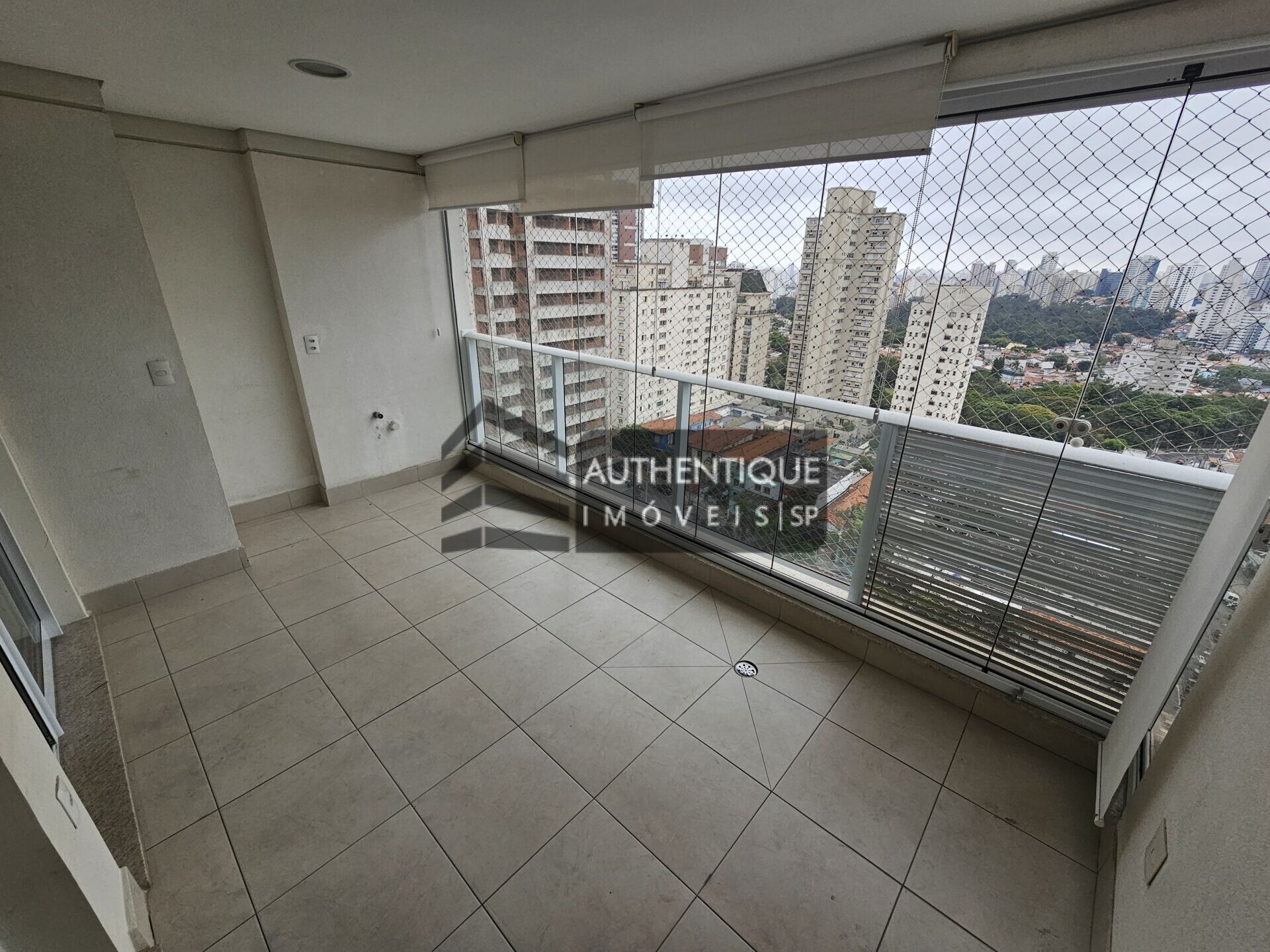 Apartamento à venda com 2 quartos, 75m² - Foto 1