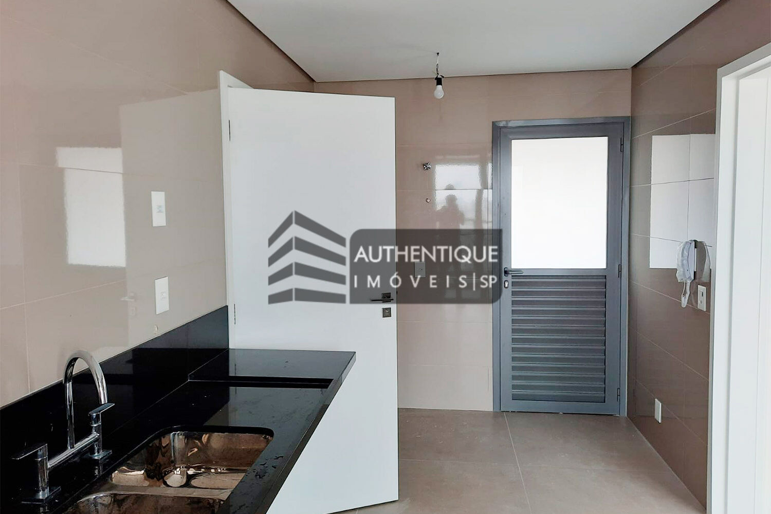 Apartamento à venda com 3 quartos, 154m² - Foto 5