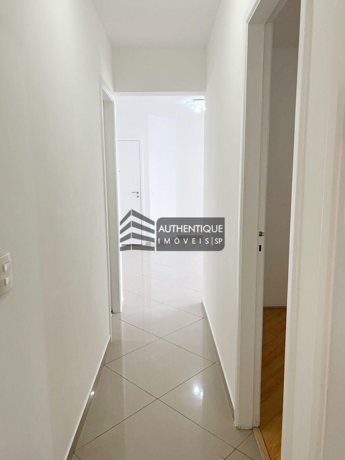 Apartamento à venda com 3 quartos, 107m² - Foto 12