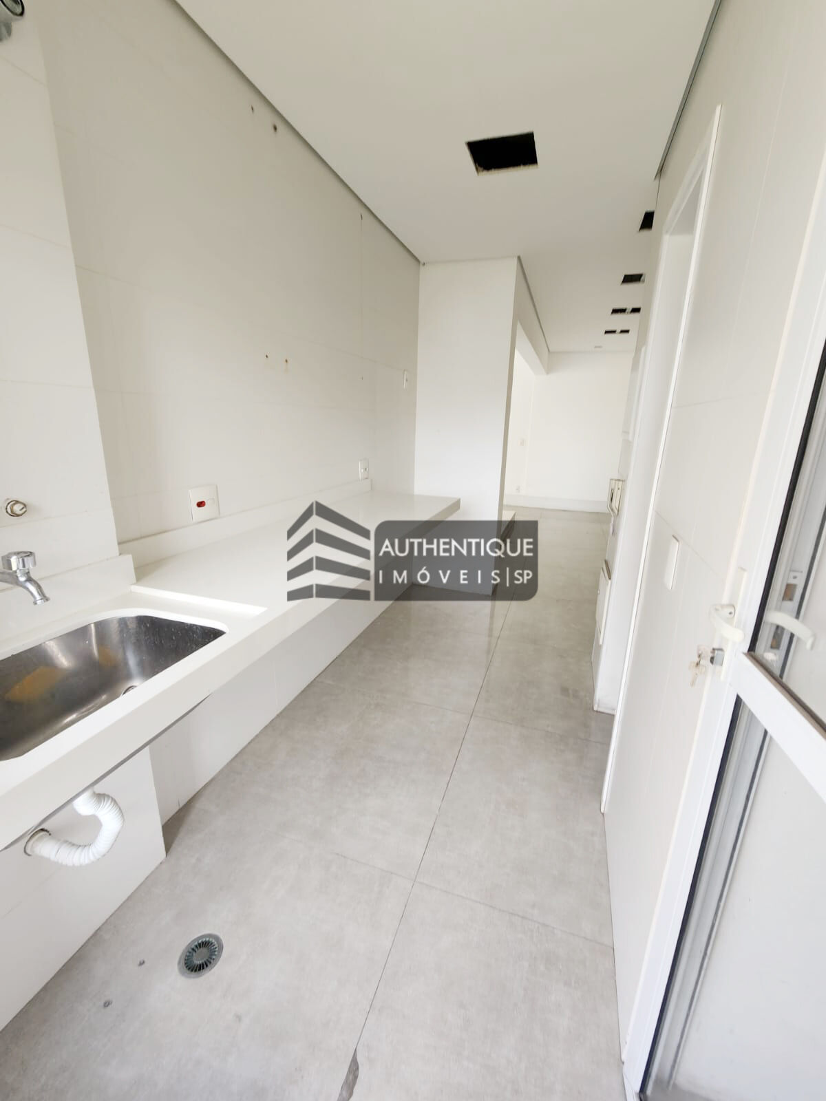 Apartamento à venda com 3 quartos, 118m² - Foto 11