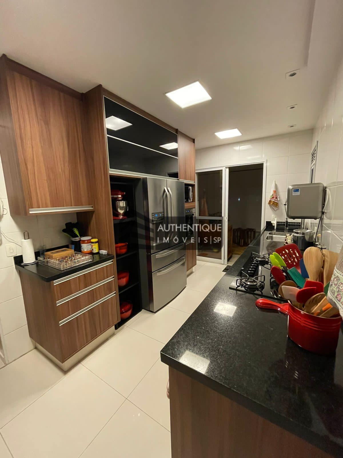 Apartamento à venda com 3 quartos, 202m² - Foto 10