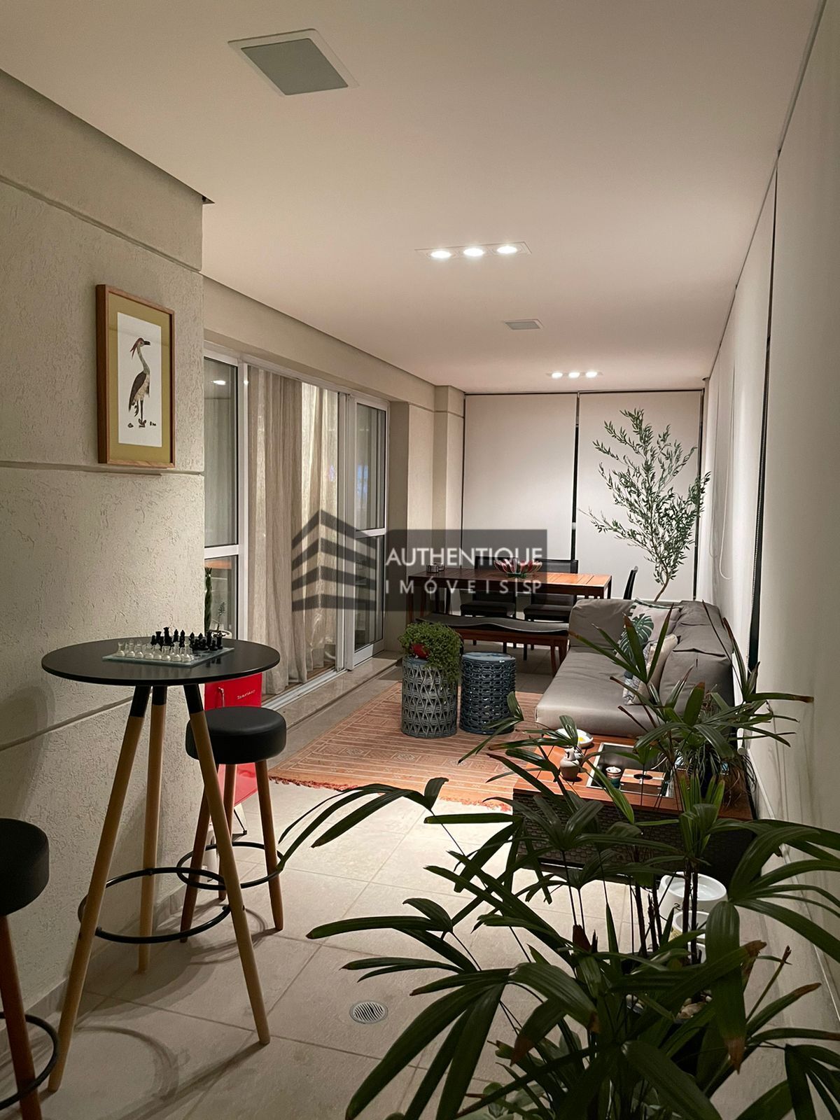 Apartamento à venda com 3 quartos, 202m² - Foto 1