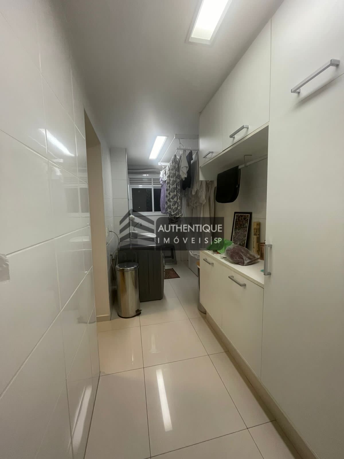 Apartamento à venda com 3 quartos, 202m² - Foto 9