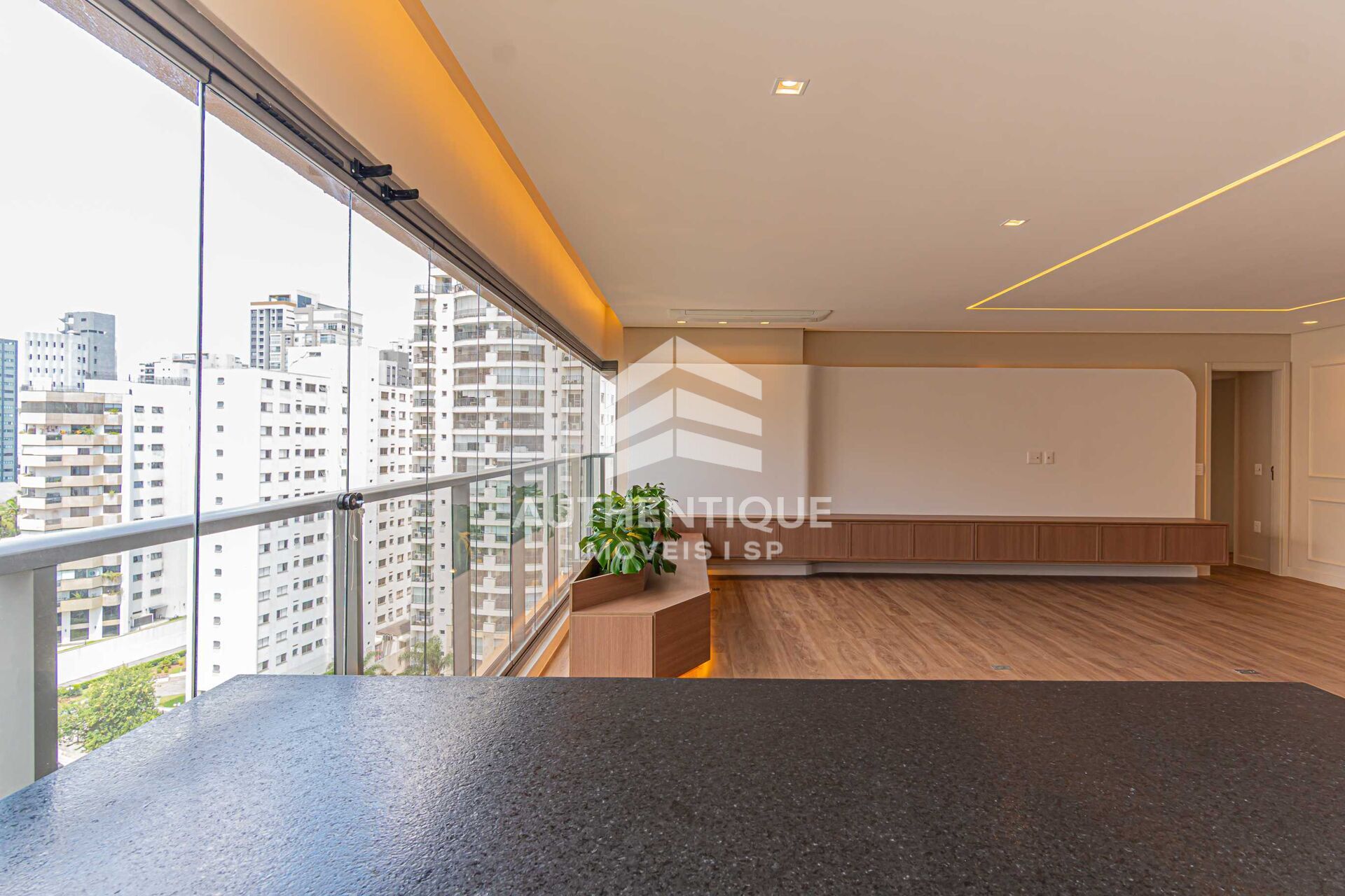 Apartamento, 3 quartos, 143 m² - Foto 2