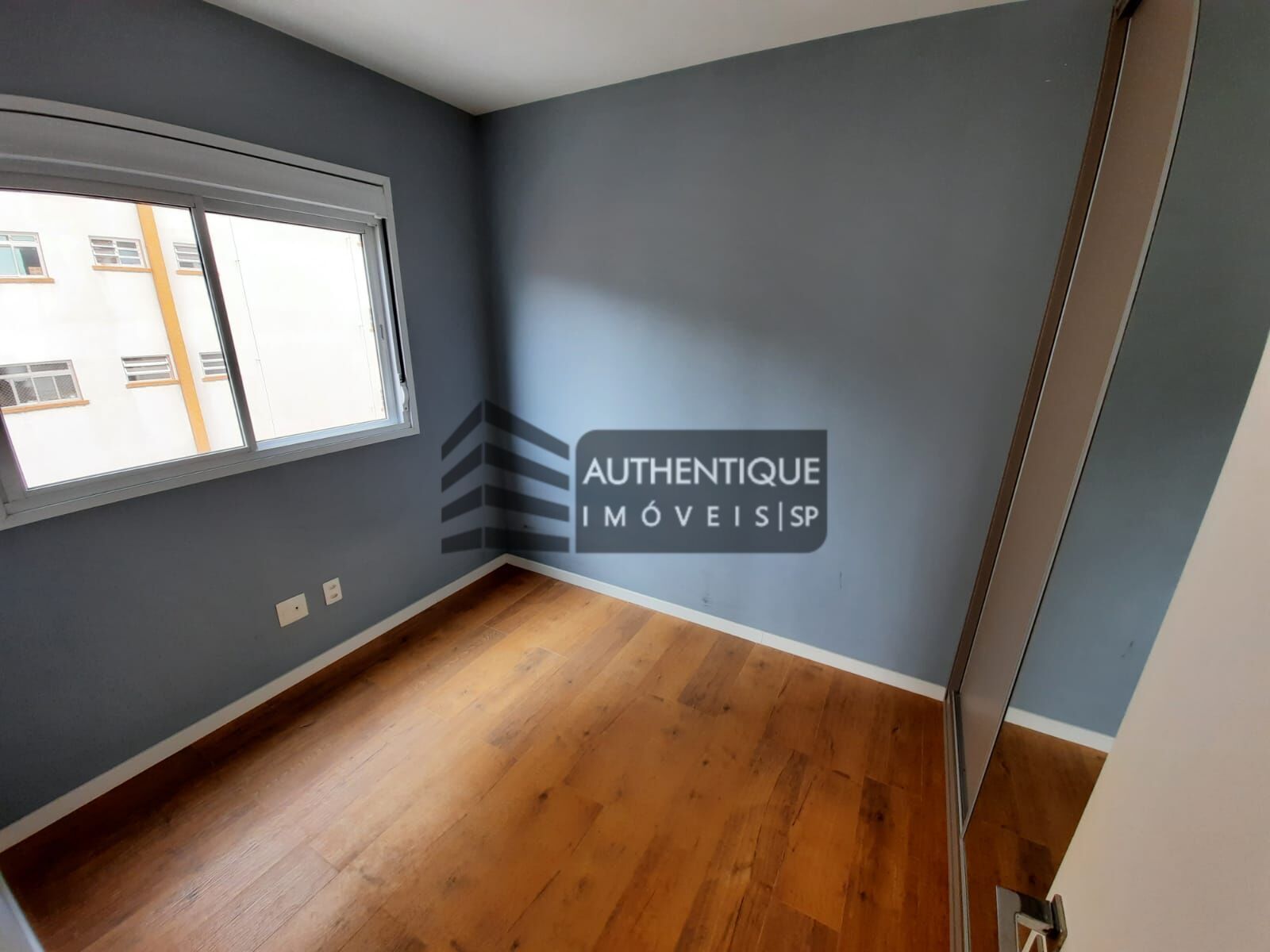 Apartamento à venda com 2 quartos, 75m² - Foto 35