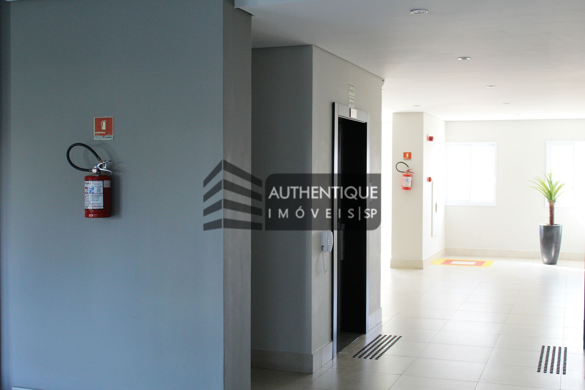 Apartamento à venda com 2 quartos, 60m² - Foto 23