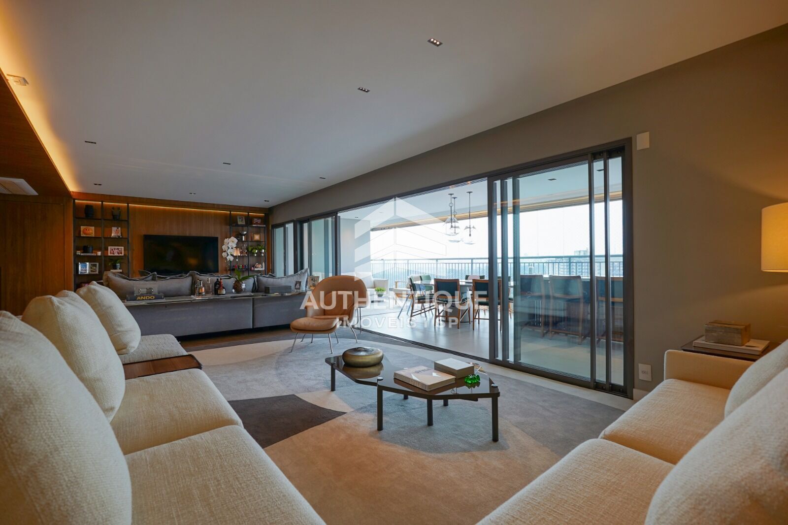 Apartamento, 3 quartos, 244 m² - Foto 2