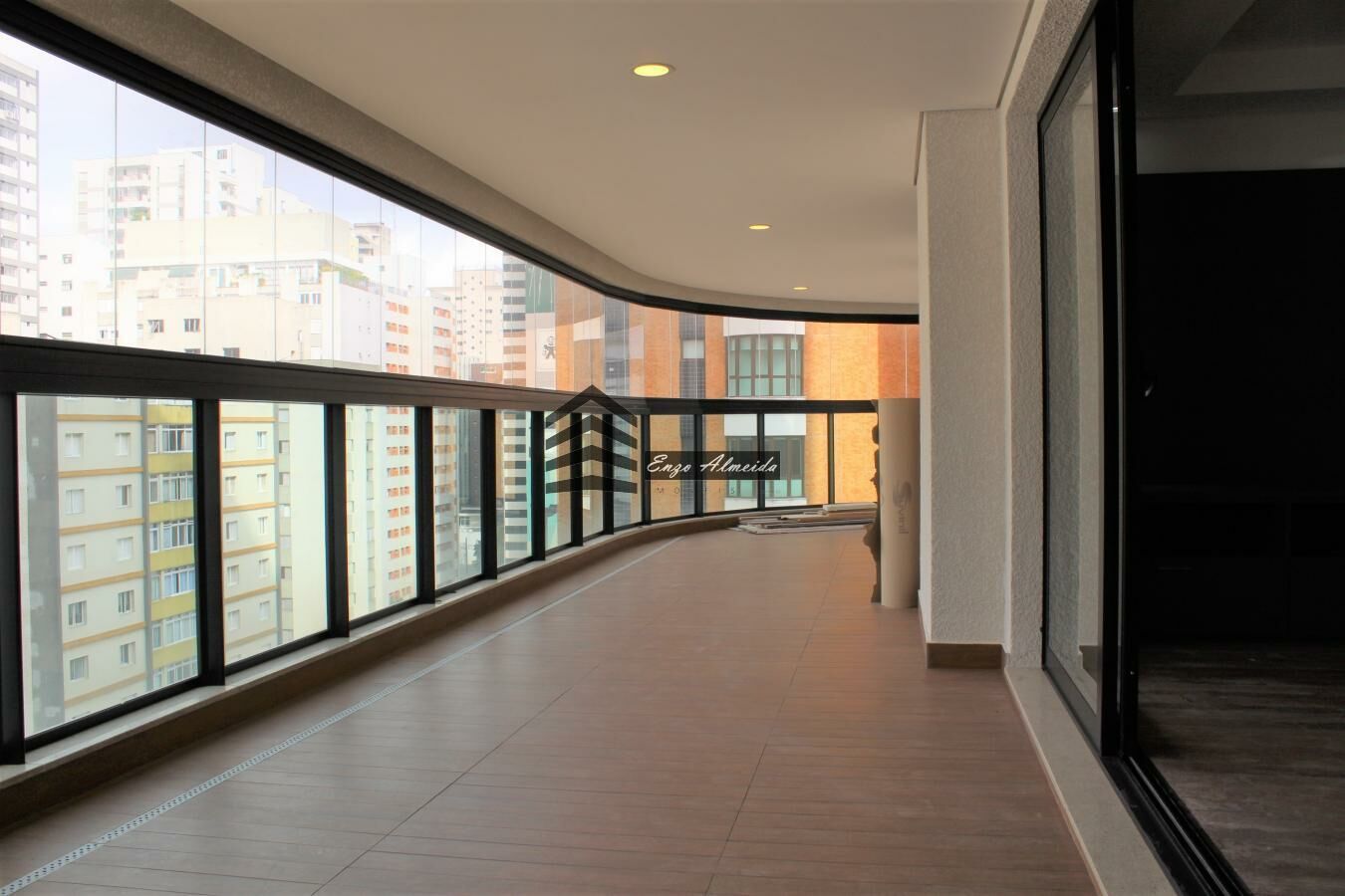 Apartamento à venda com 4 quartos, 215m² - Foto 26