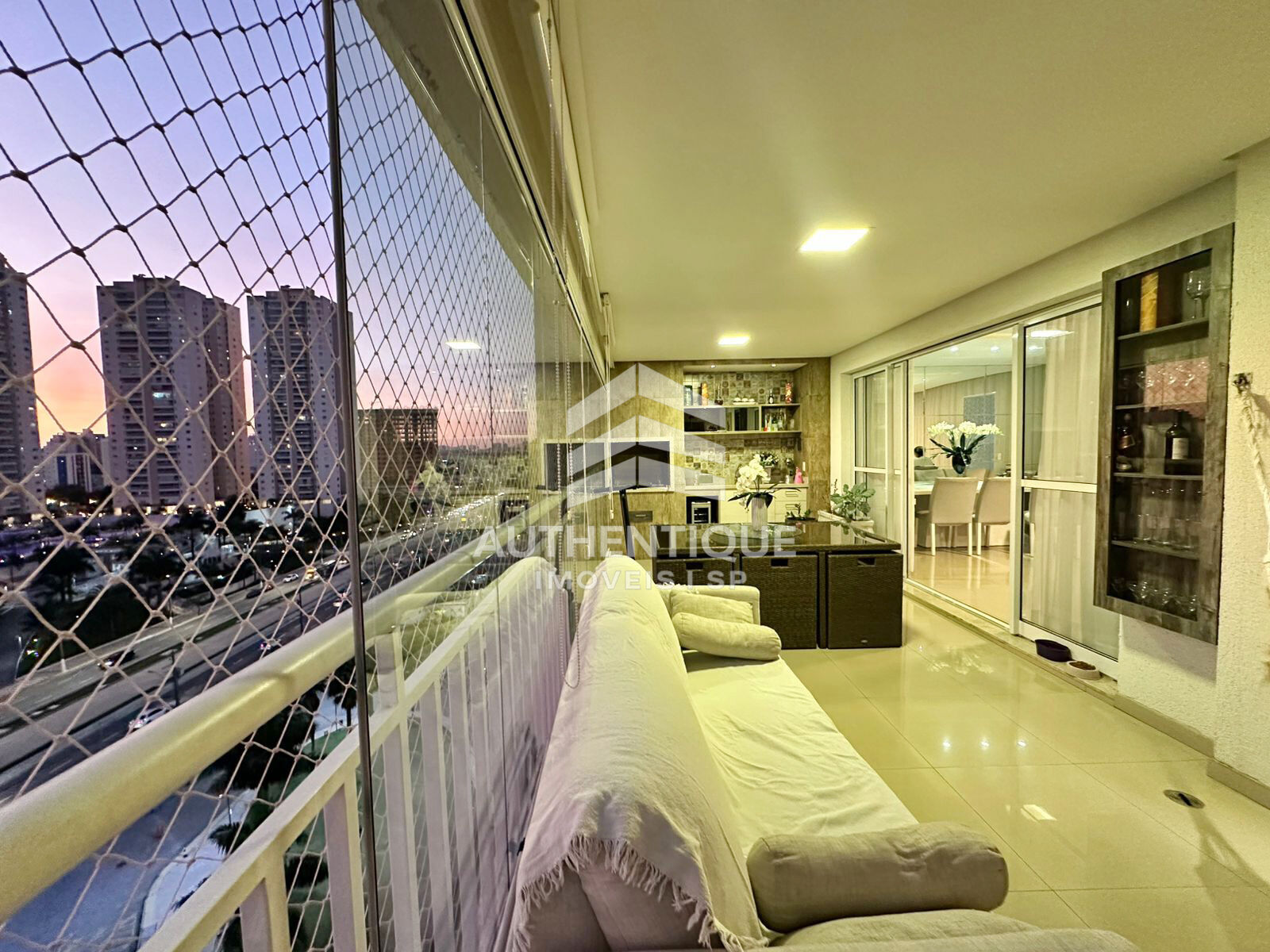 Apartamento, 3 quartos, 155 m² - Foto 1
