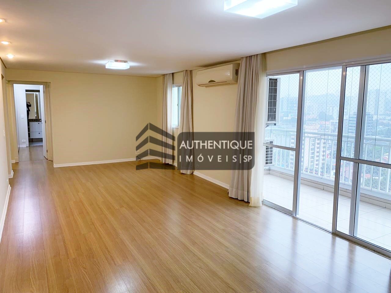 Apartamento para alugar com 3 quartos, 120m² - Foto 1