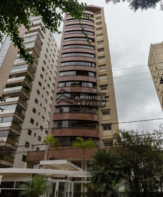 Apartamento à venda com 3 quartos, 200m² - Foto 1