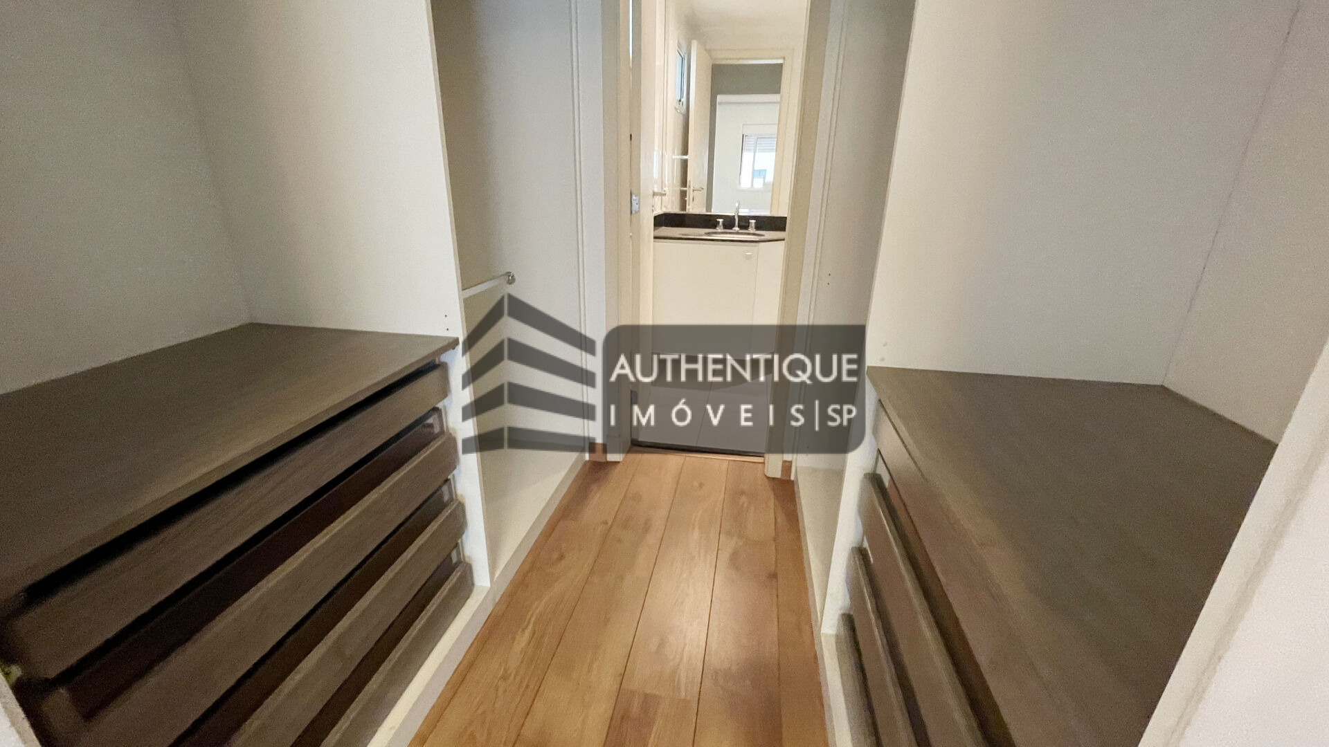 Apartamento à venda com 3 quartos, 121m² - Foto 13