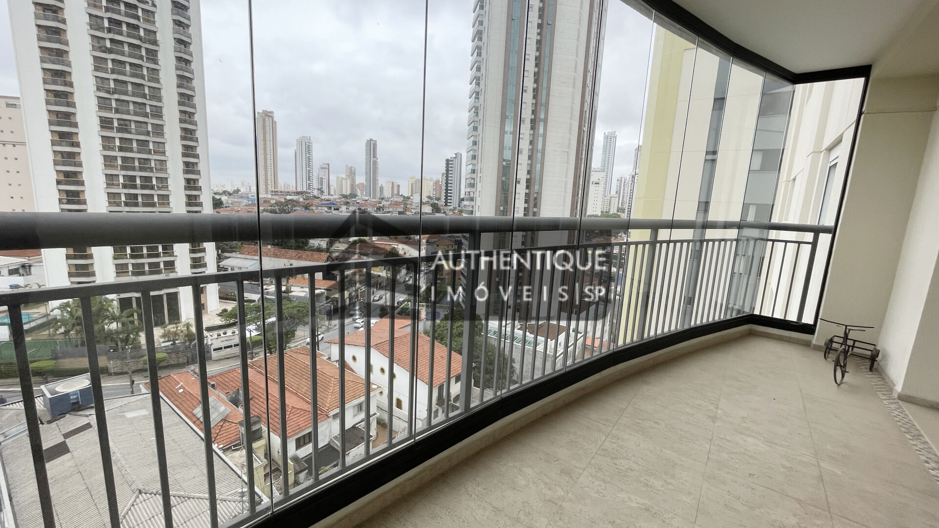 Apartamento à venda com 3 quartos, 121m² - Foto 4