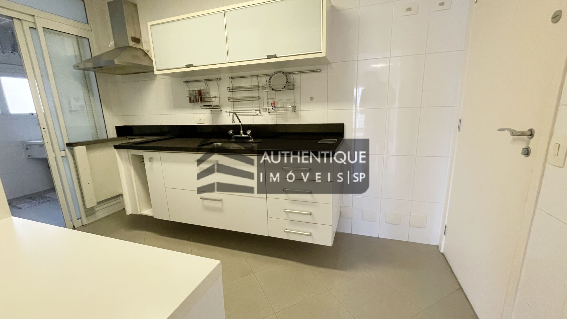 Apartamento à venda com 3 quartos, 121m² - Foto 7