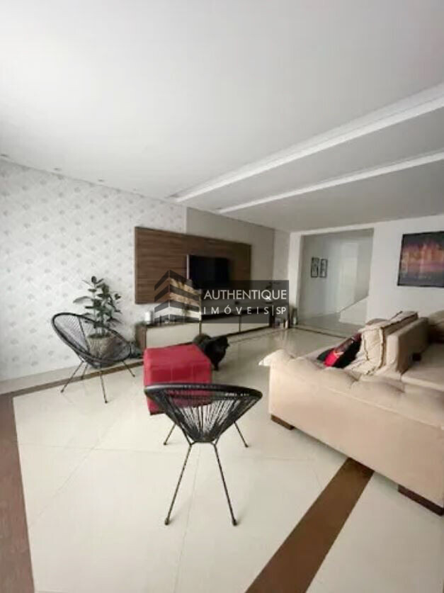 Sobrado à venda com 2 quartos, 250m² - Foto 1