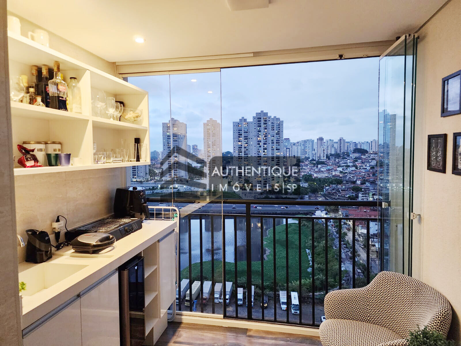 Apartamento à venda com 2 quartos, 57m² - Foto 1