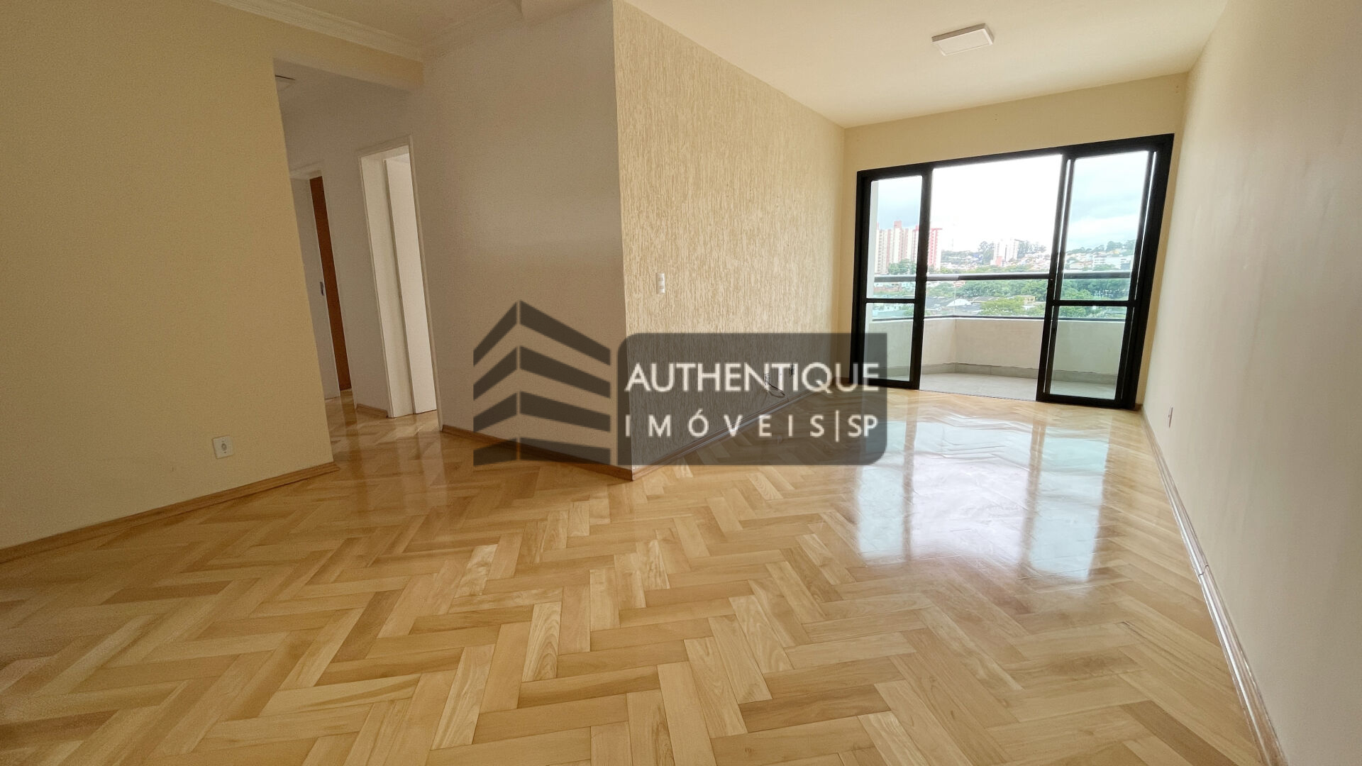 Apartamento à venda com 3 quartos, 85m² - Foto 1