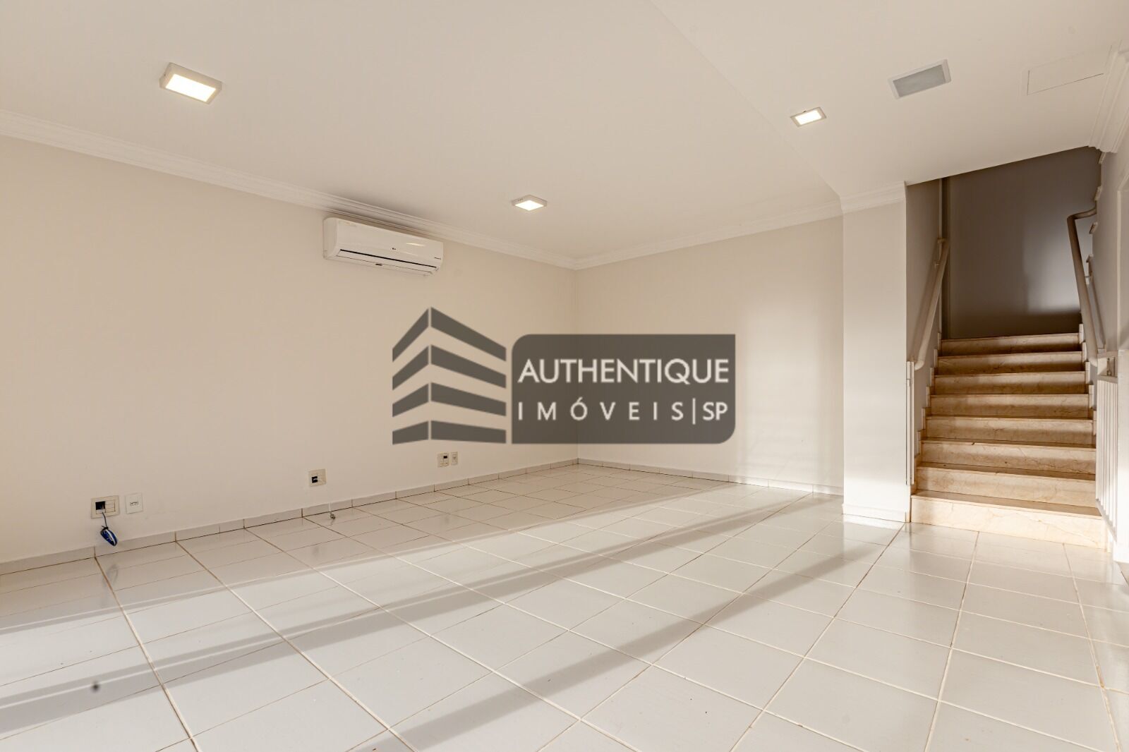Casa de Condomínio à venda com 4 quartos, 568m² - Foto 25
