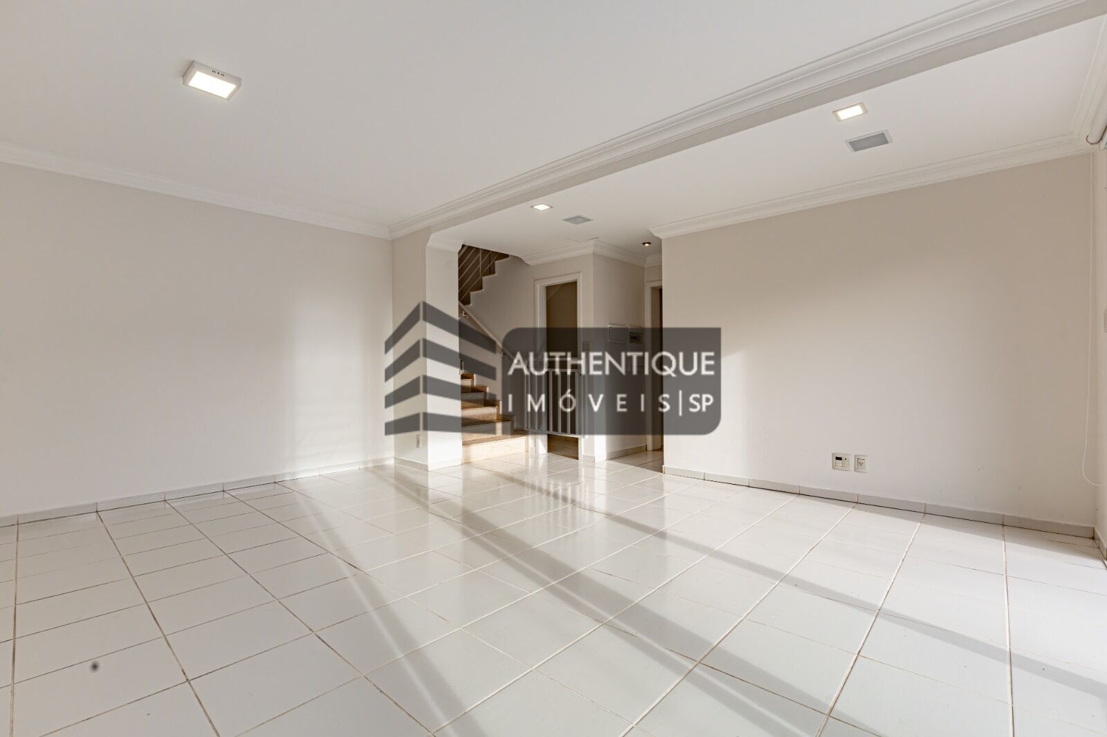 Casa de Condomínio à venda com 4 quartos, 568m² - Foto 24