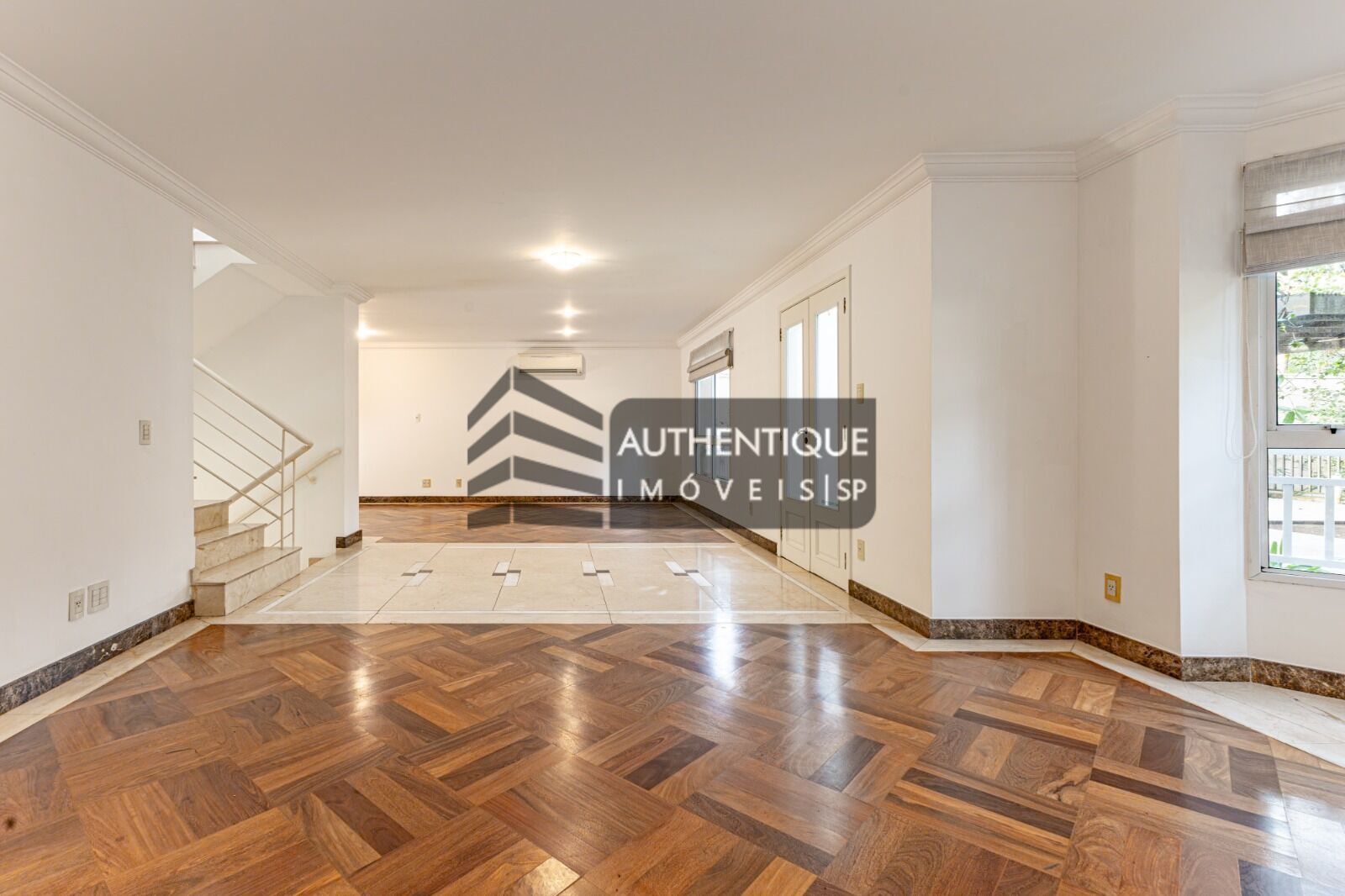 Casa de Condomínio à venda com 4 quartos, 568m² - Foto 4