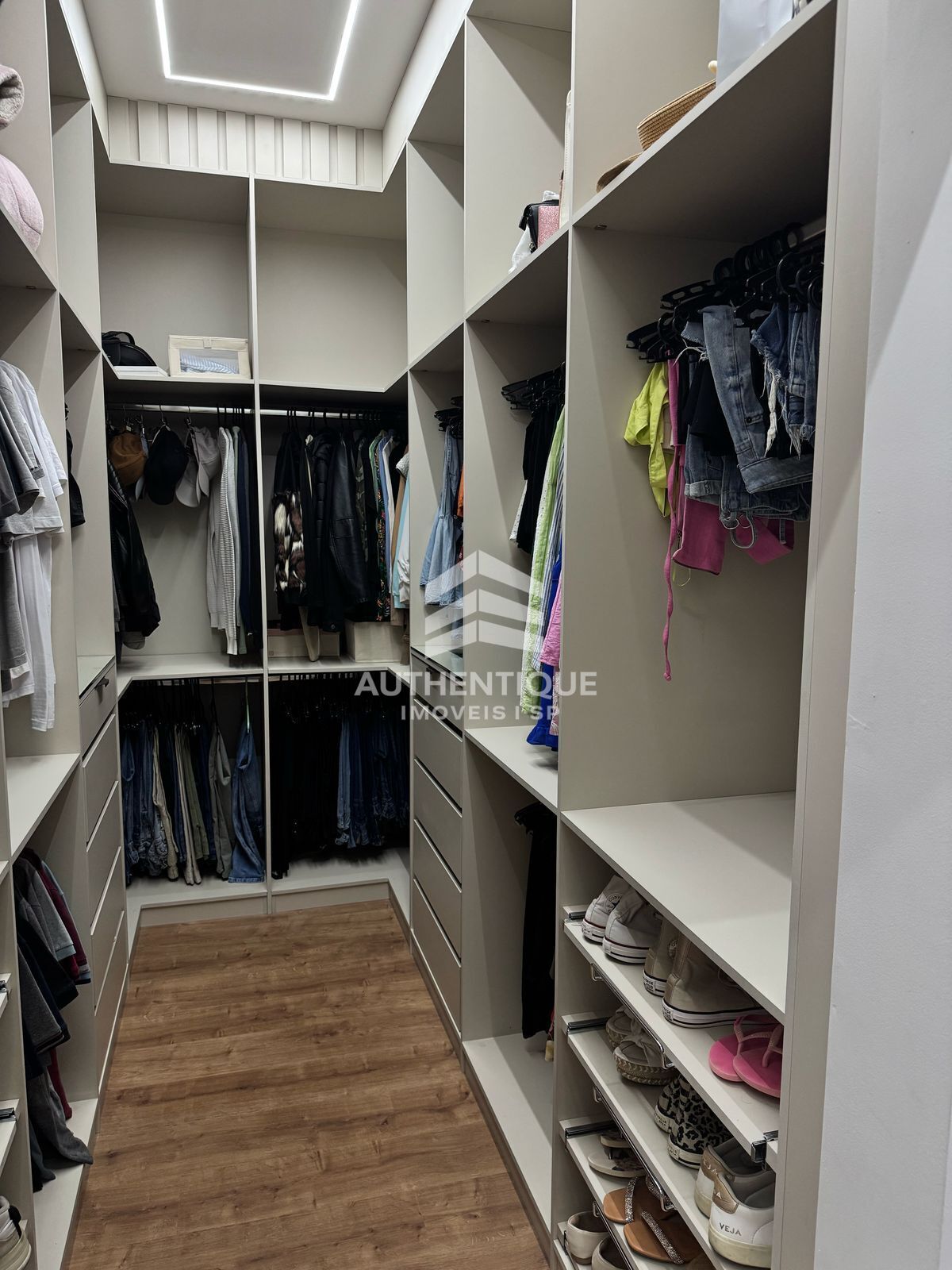 Casa, 3 quartos, 270 m² - Foto 17