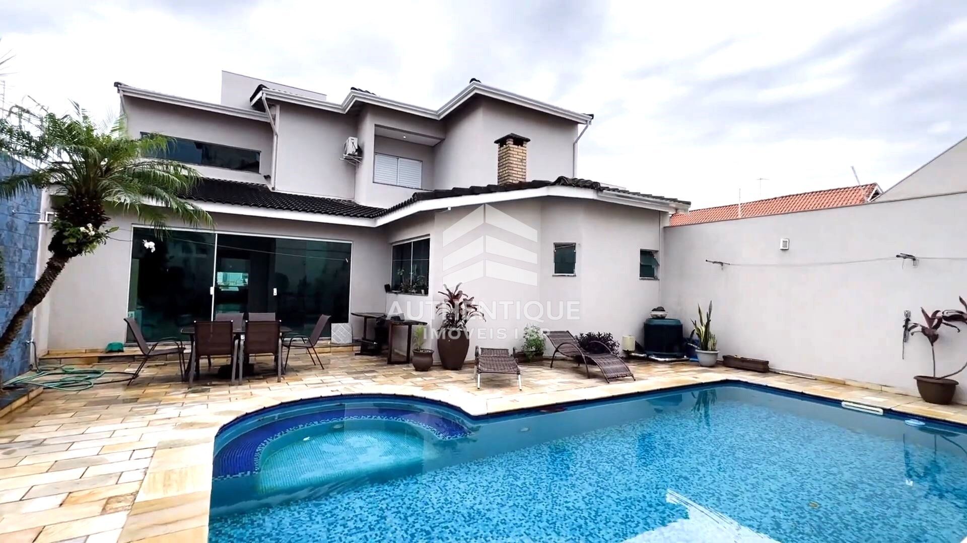 Casa, 5 quartos, 453 m² - Foto 1