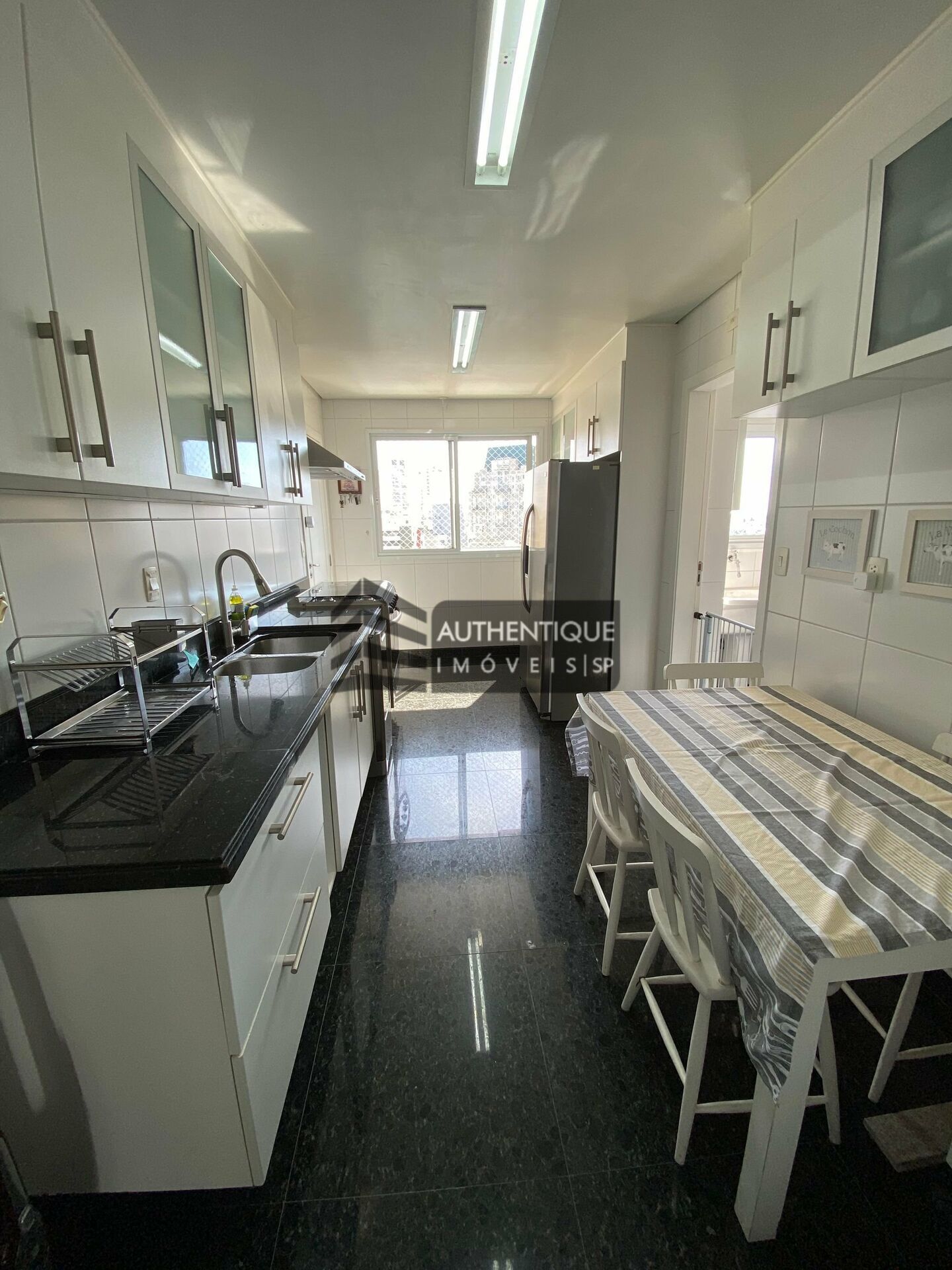 Apartamento à venda com 3 quartos, 134m² - Foto 13