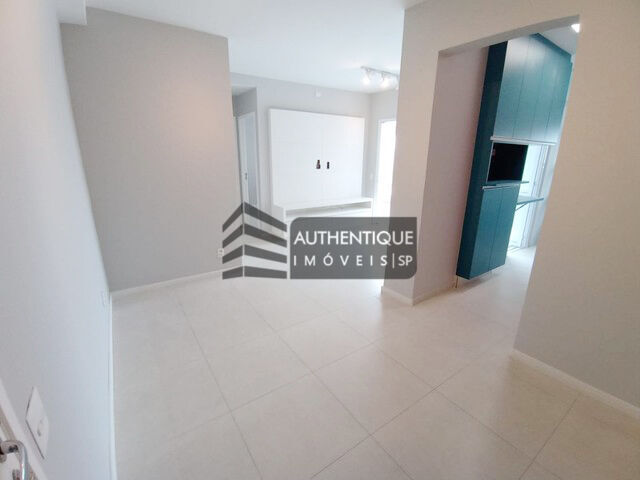 Apartamento à venda com 2 quartos, 76m² - Foto 3