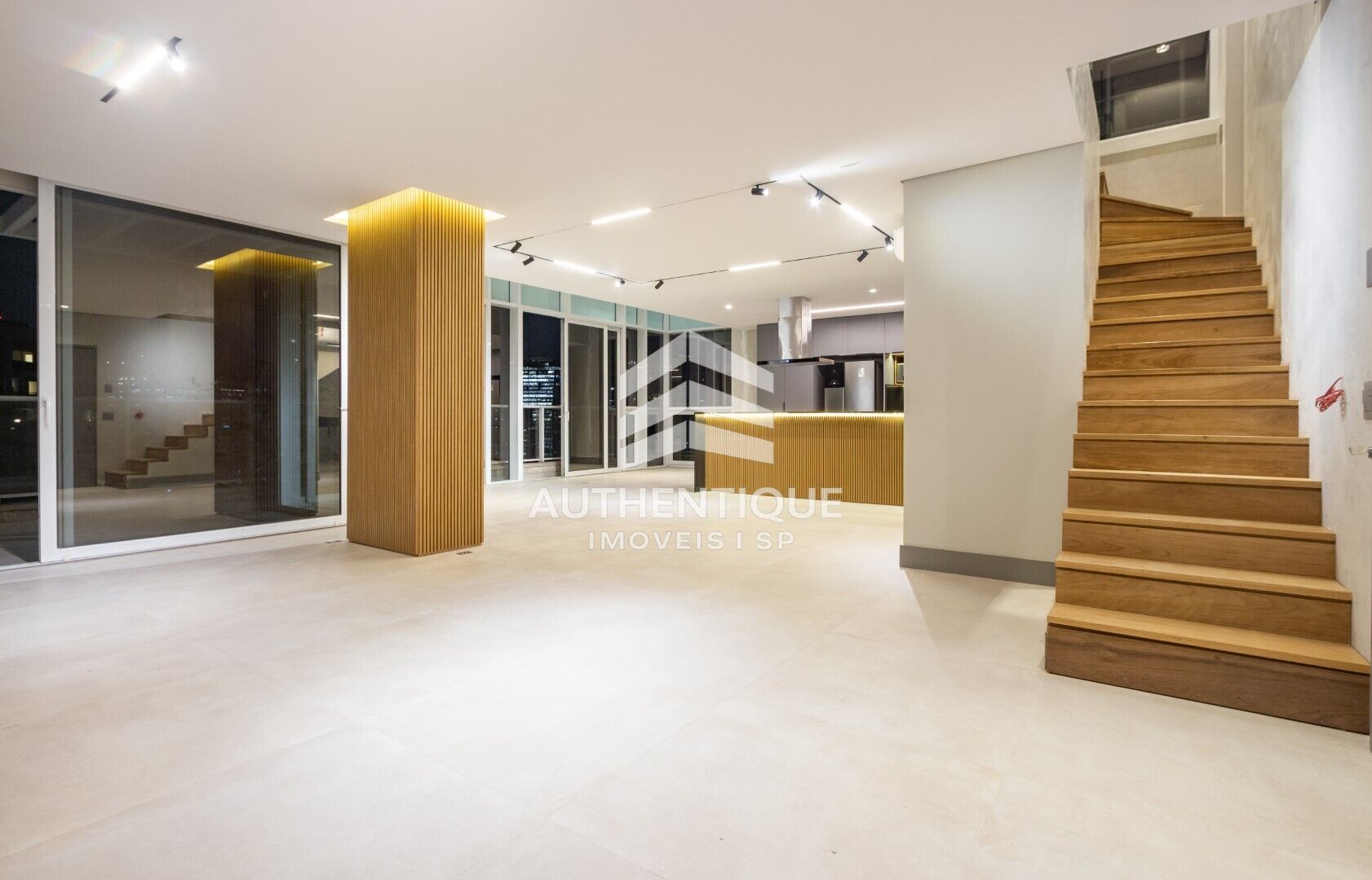 Cobertura, 3 quartos, 298 m² - Foto 4