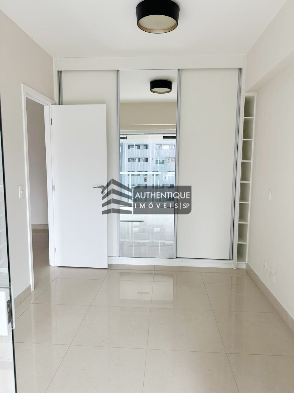 Apartamento à venda com 1 quarto, 51m² - Foto 18