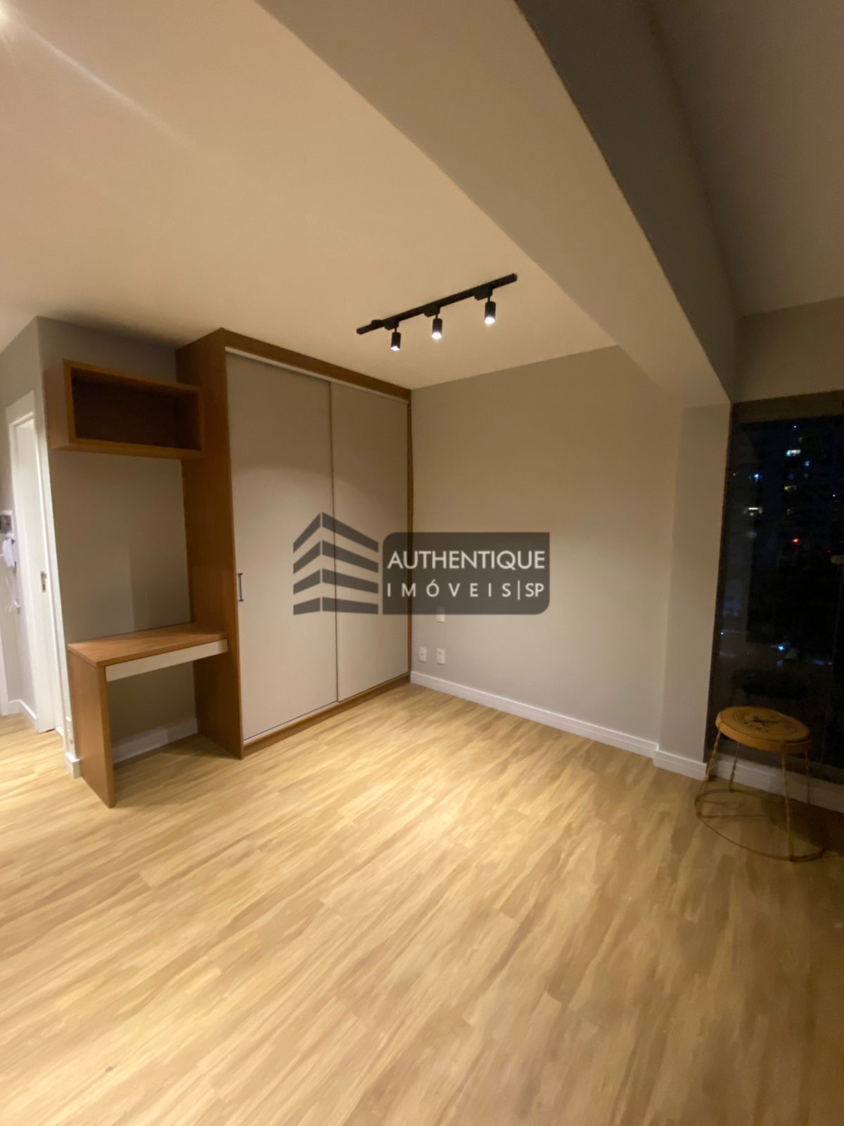 Apartamento à venda com 1 quarto, 25m² - Foto 2