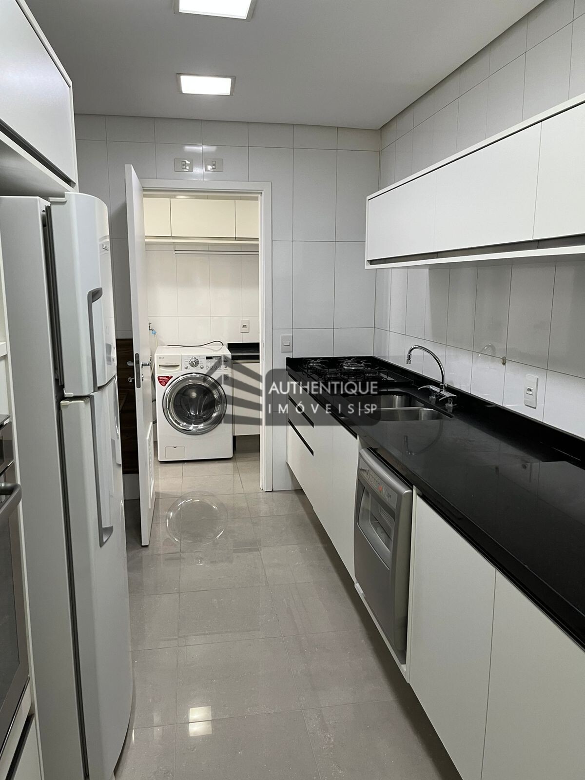 Apartamento à venda com 3 quartos, 159m² - Foto 12