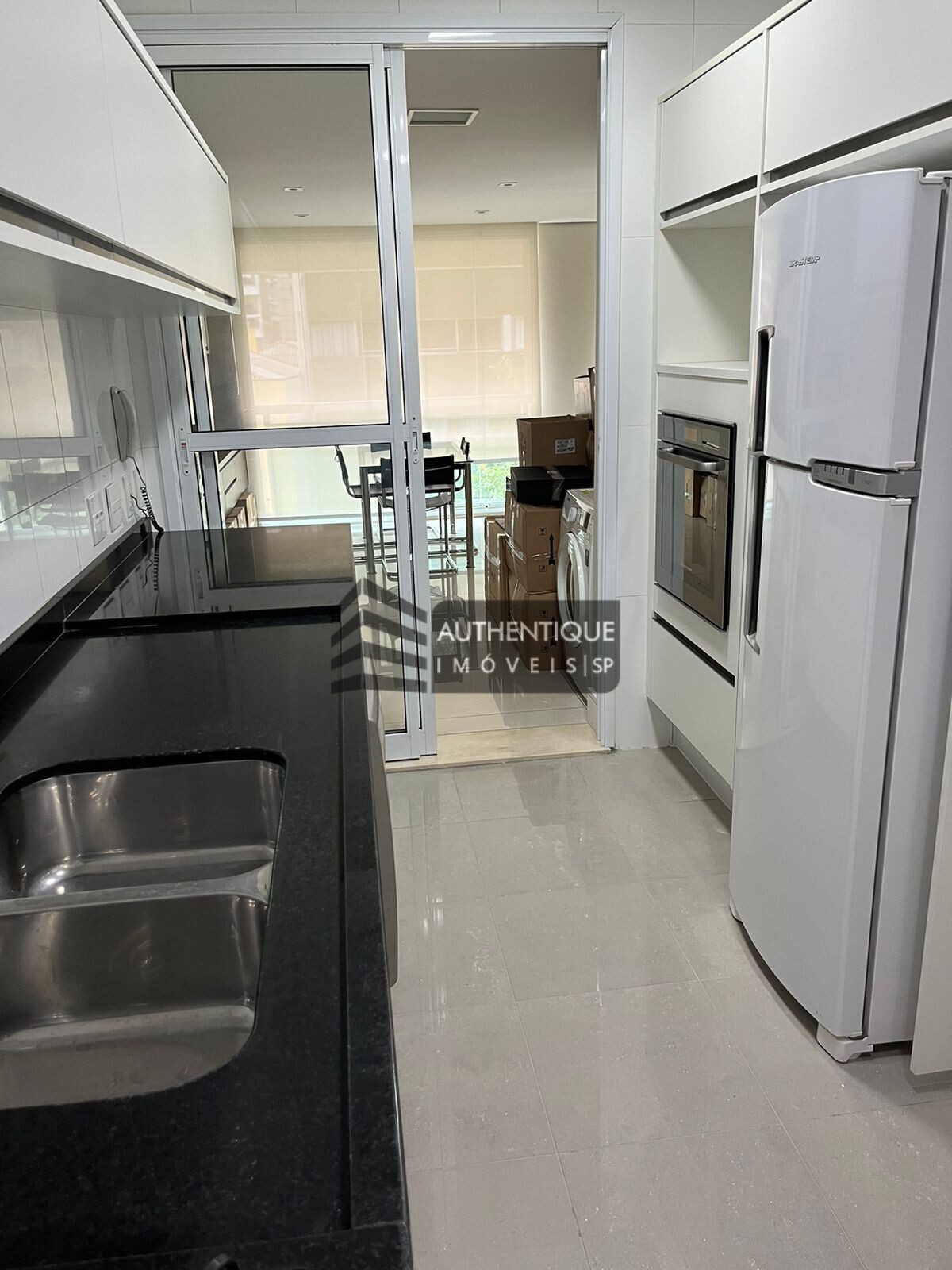 Apartamento à venda com 3 quartos, 159m² - Foto 11