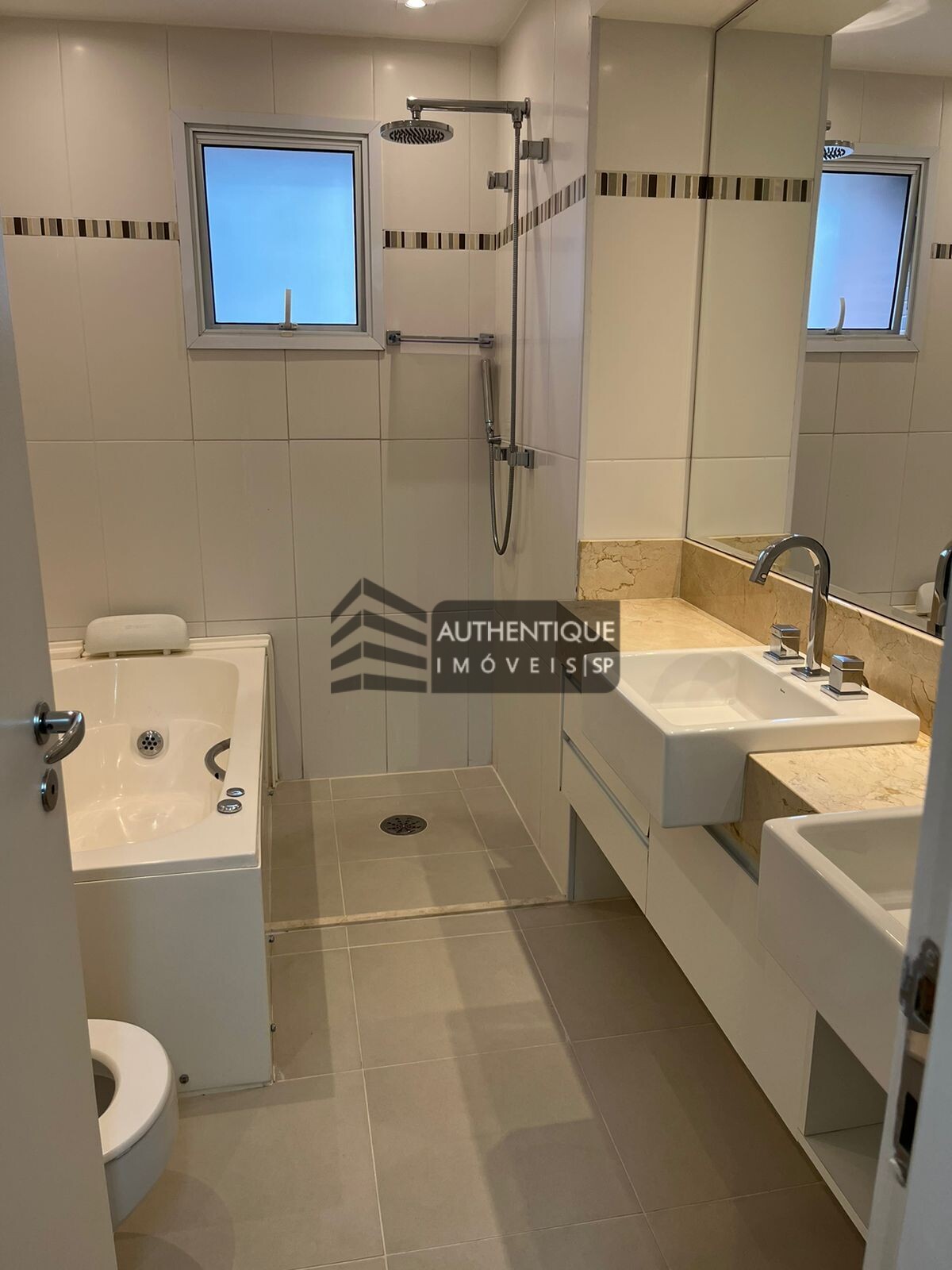 Apartamento à venda com 3 quartos, 159m² - Foto 19