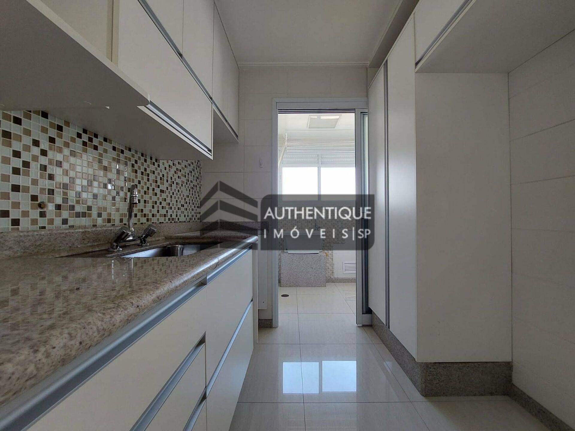 Apartamento à venda com 2 quartos, 65m² - Foto 26