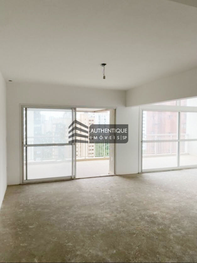 Apartamento à venda com 4 quartos, 238m² - Foto 2