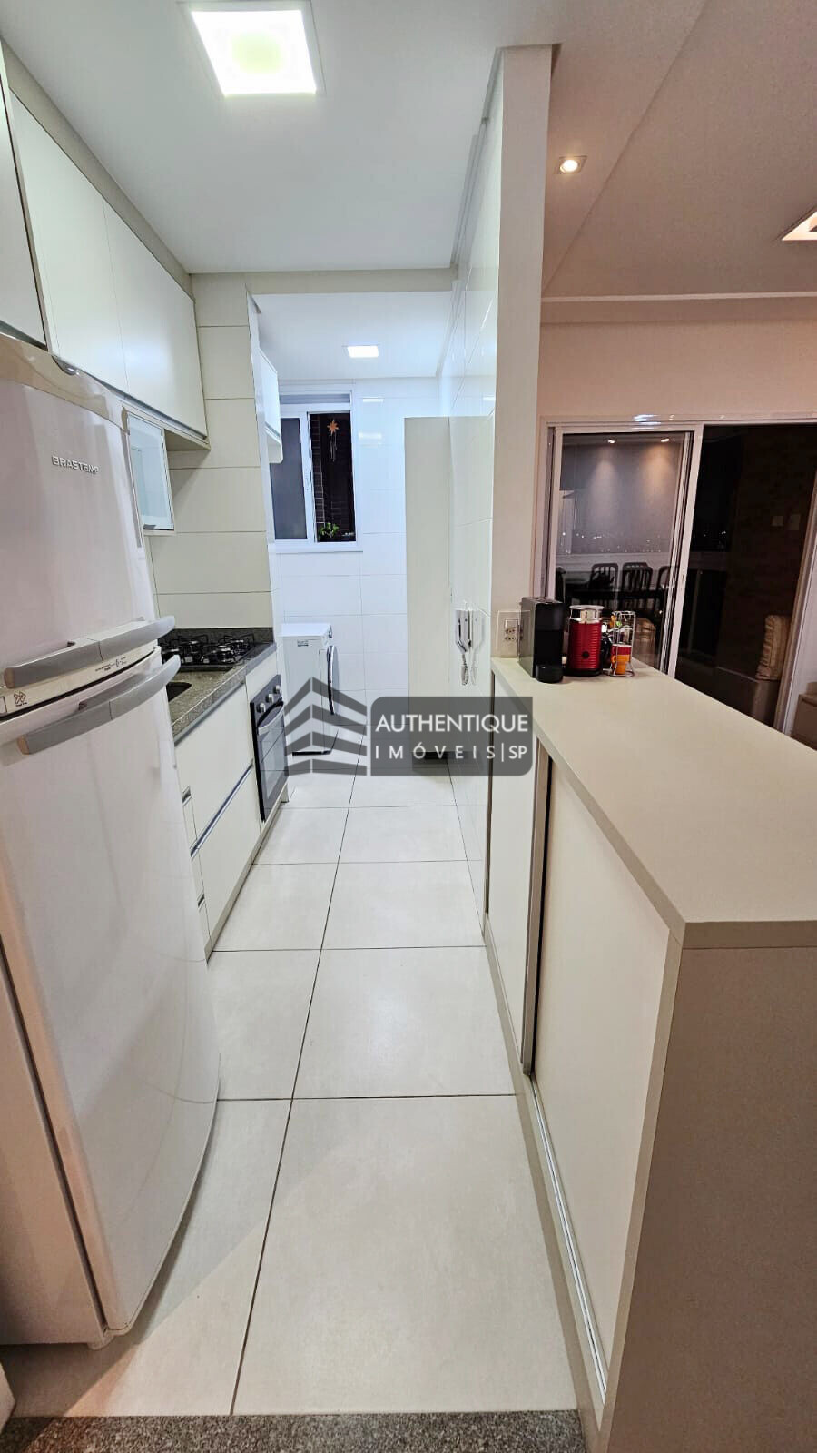 Apartamento à venda com 2 quartos, 72m² - Foto 11