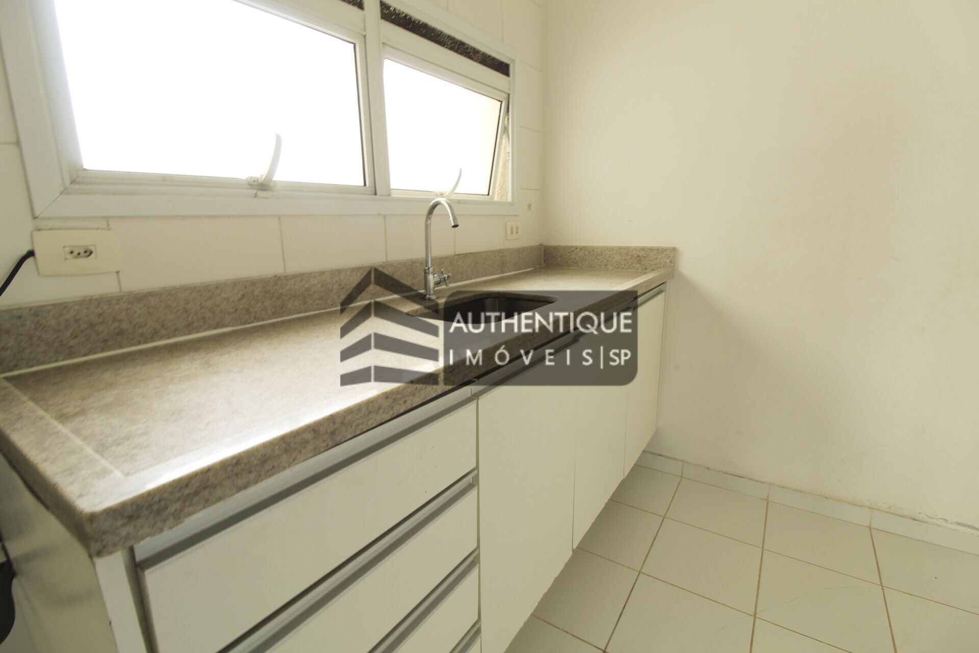 Apartamento à venda com 3 quartos, 107m² - Foto 28