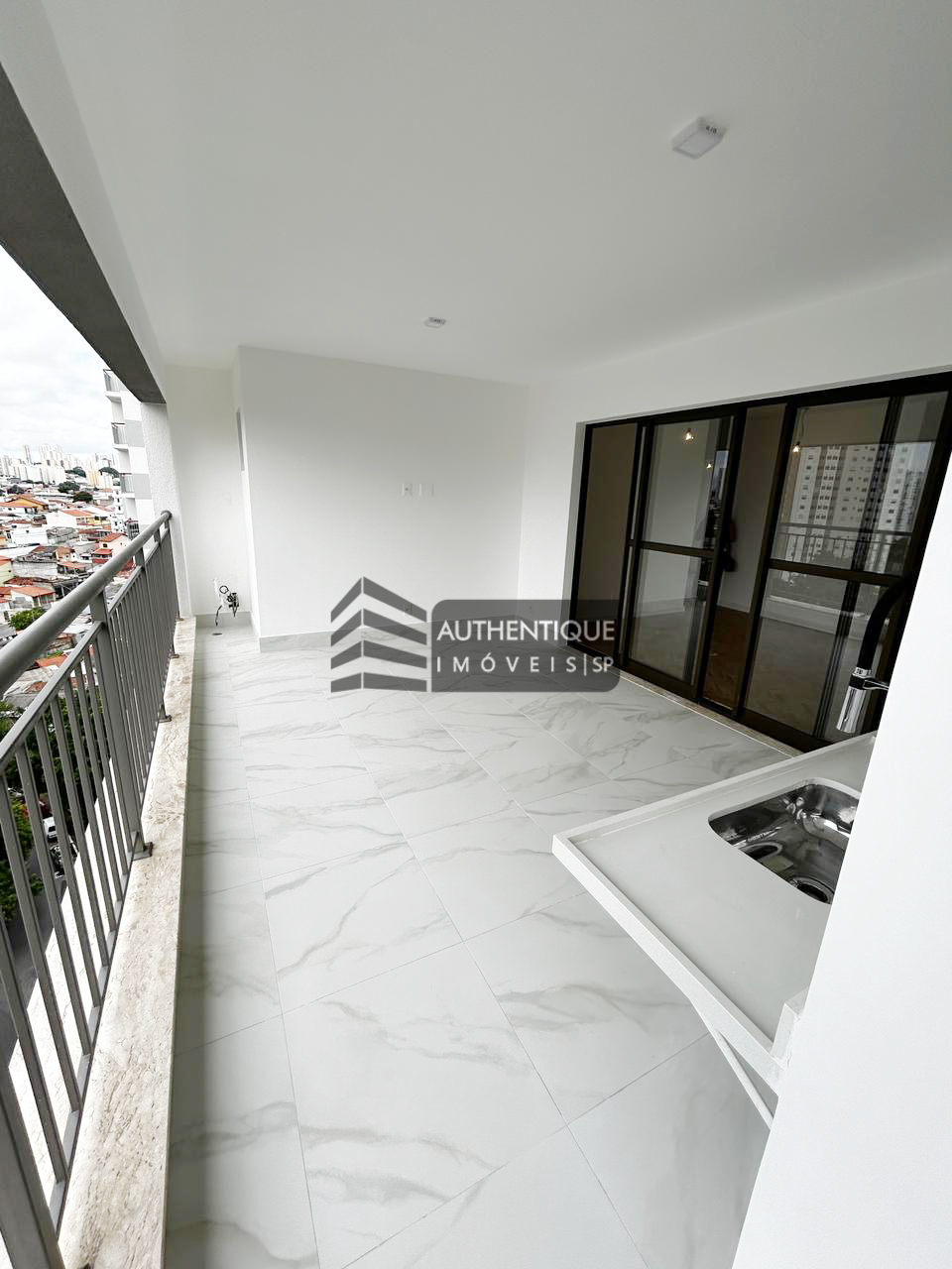 Apartamento à venda com 3 quartos, 119m² - Foto 1