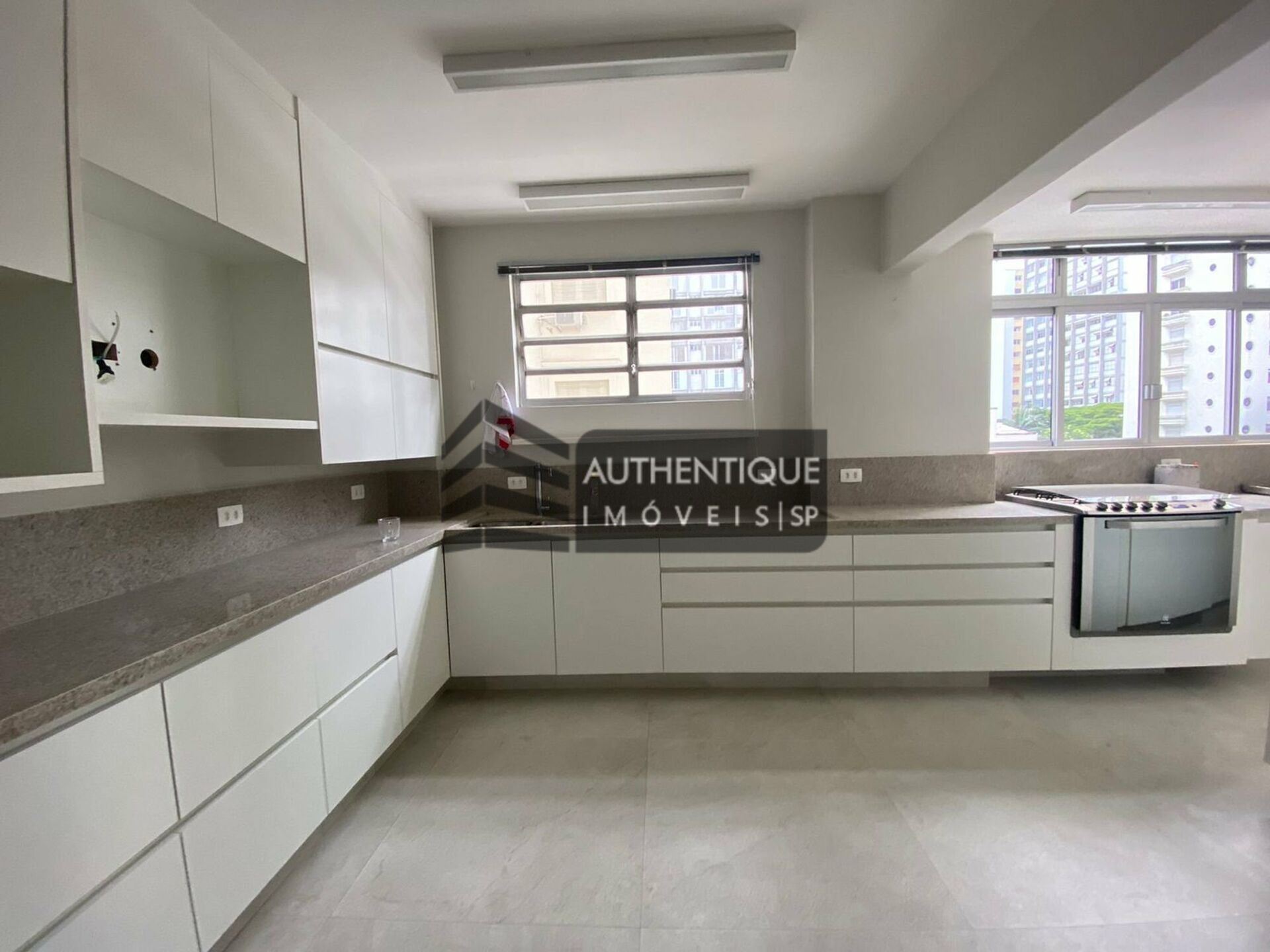 Apartamento à venda com 3 quartos, 121m² - Foto 15