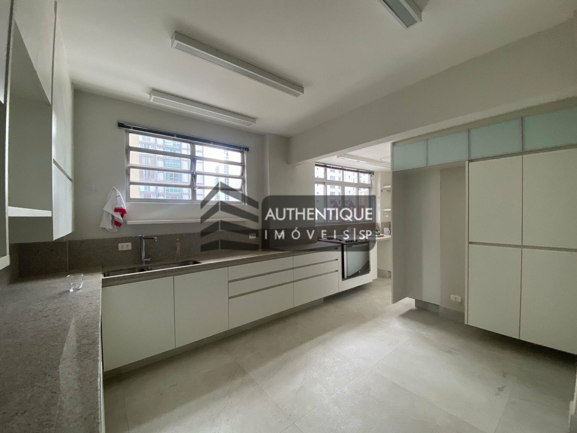 Apartamento à venda com 3 quartos, 121m² - Foto 16