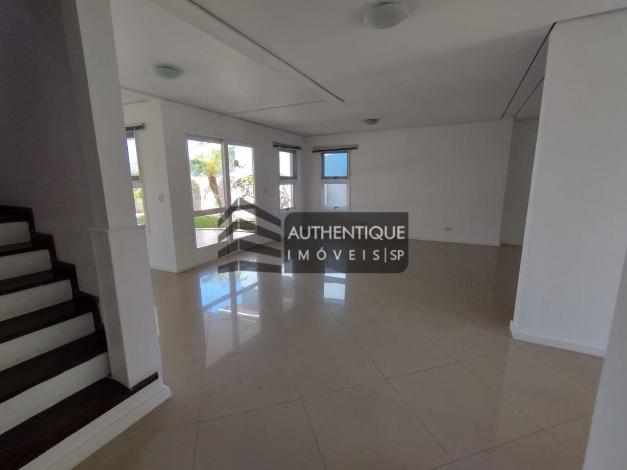 Casa de Condomínio à venda com 4 quartos, 350m² - Foto 10