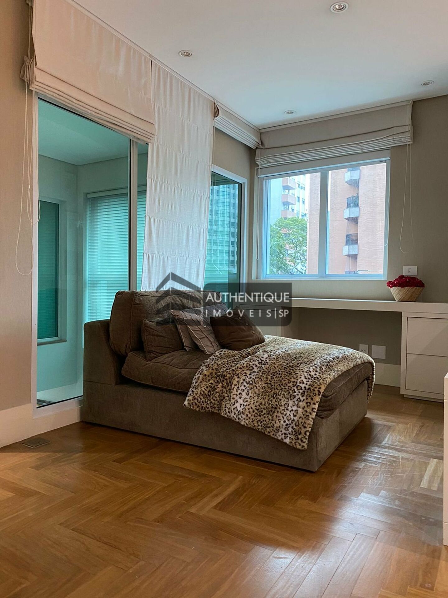 Apartamento à venda com 4 quartos, 302m² - Foto 35