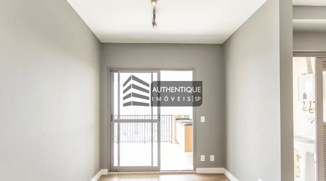 Apartamento à venda com 2 quartos, 70m² - Foto 2