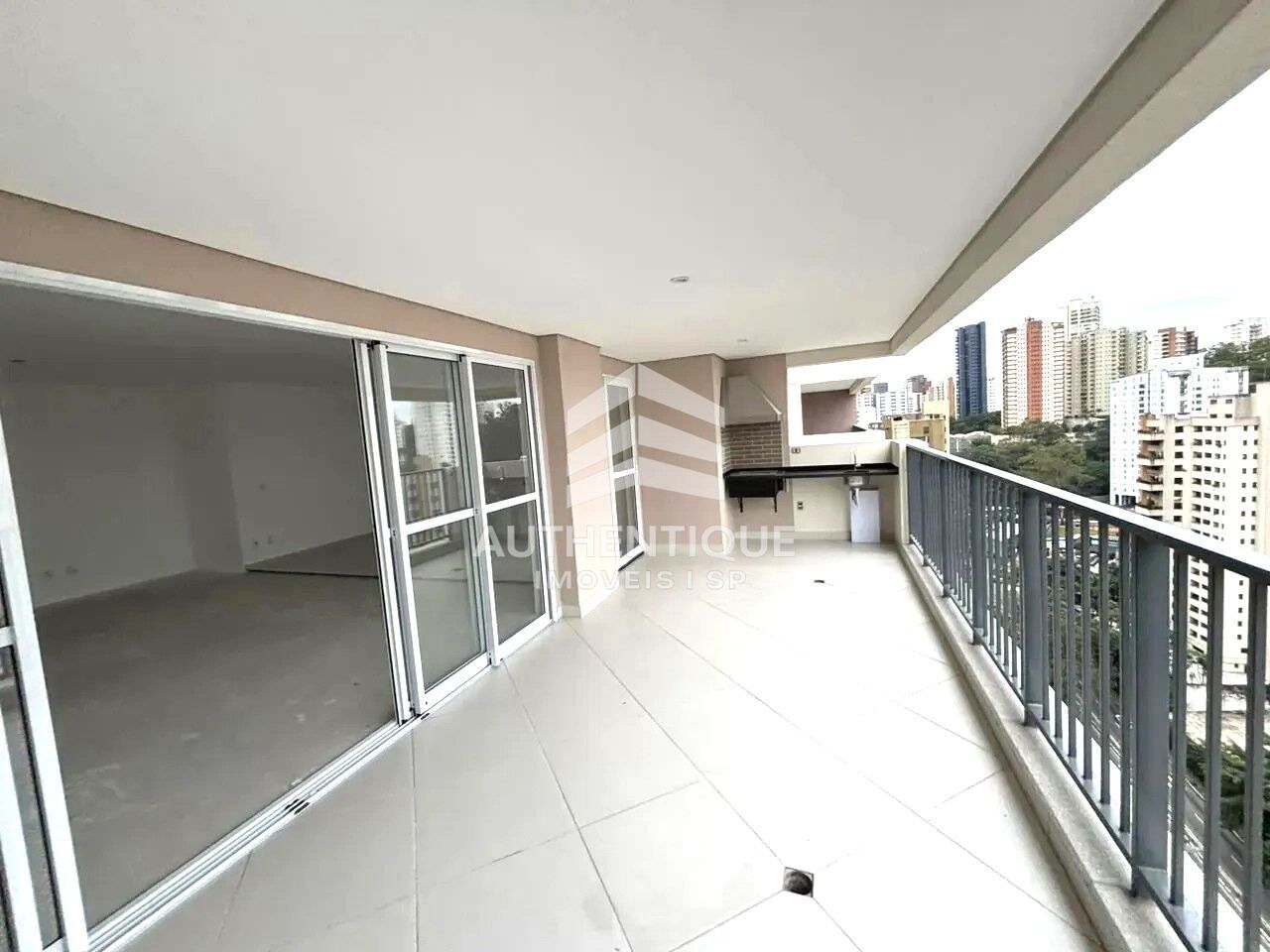 Apartamento, 3 quartos, 141 m² - Foto 1